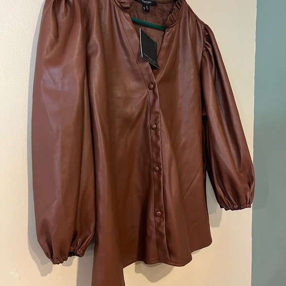 Marc New York Size XL Faux Leather Blouse Ruffle V-Neck Long Puff Sleeves - Picture 2 of 7